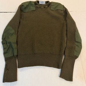 DSCP military Men's Green Ribbed Crewneck Sweater